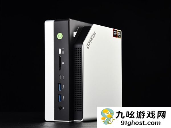 字典大小的迷你主机性能却超越台式机！锐龙AI  Max+ 395确实猛