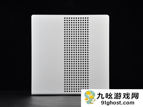 字典大小的迷你主机性能却超越台式机！锐龙AI Max+ 395确实猛