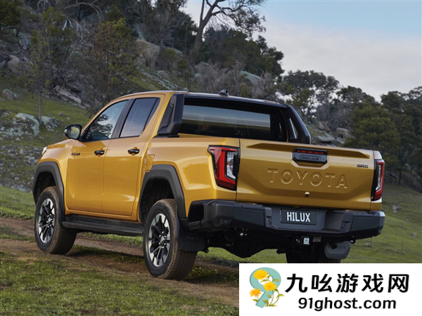 丰田“不死鸟”上新 全新海拉克斯皮卡发布：首次用上纯电