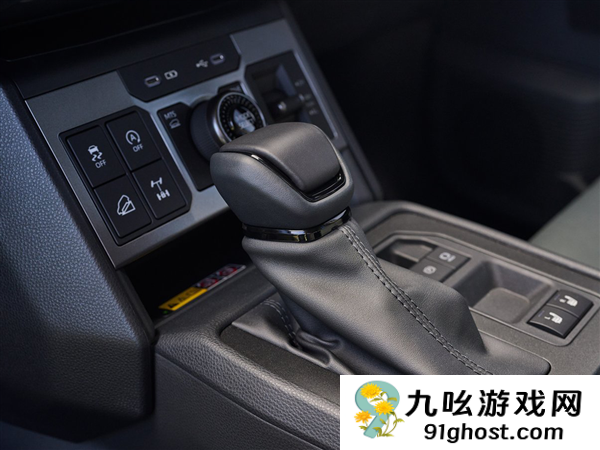 丰田“不死鸟”上新 全新海拉克斯皮卡发布：首次用上纯电