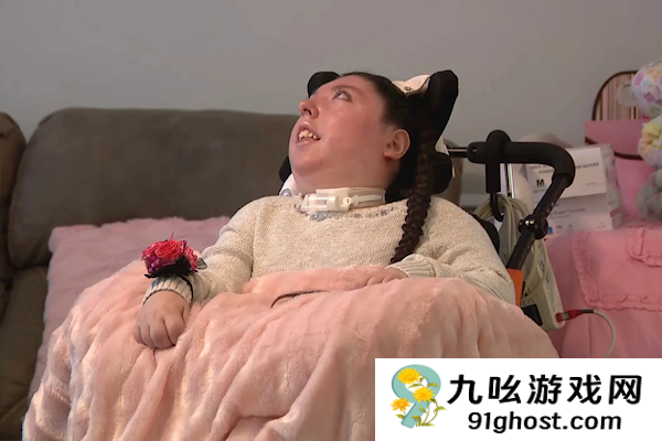 被医生断言活不过5岁 美国天生无脑女子创最长存活记录