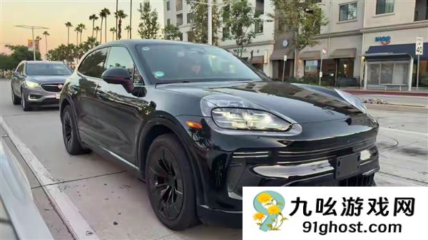 座舱史诗级革新 首搭曲面中控屏！保时捷纯电卡宴11月19日全球首发