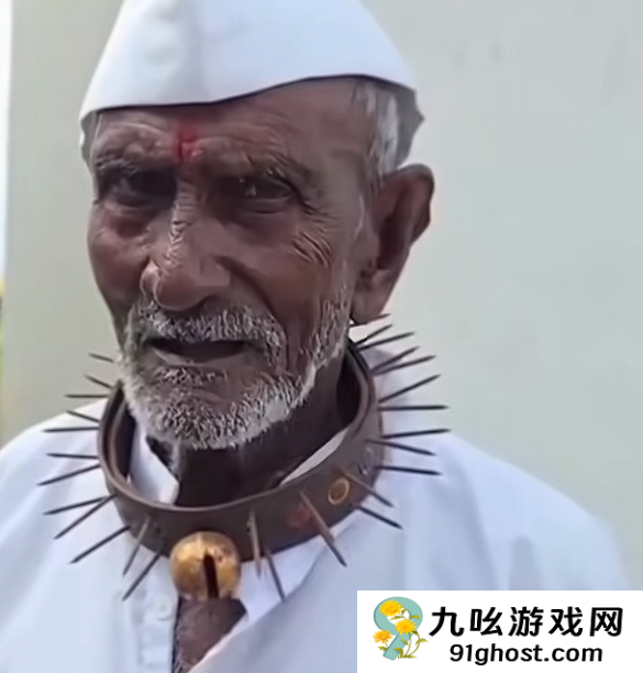 为防豹子偷袭 印度村民戴上了“脖圈”