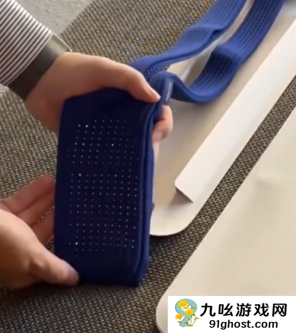 韩路评1899元iPhone  Pocket：最脑残苹果配件 没有之一