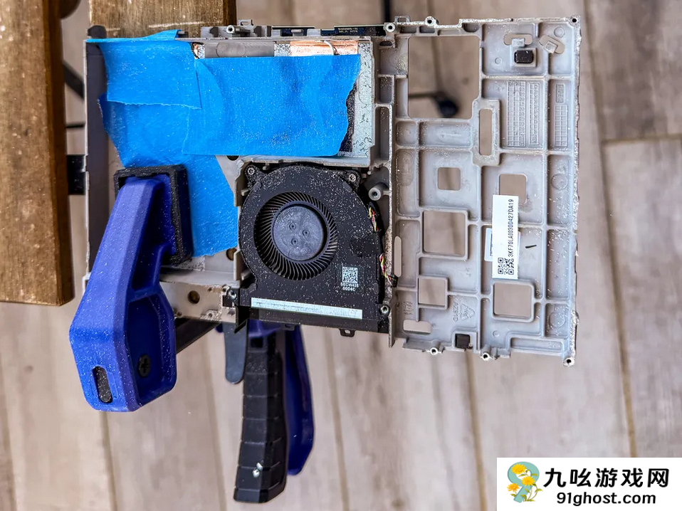 大佬将Steam Deck改装“变砖”：不再是掌机但方便携带