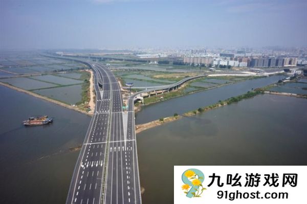 卫星直击四川特大桥垮塌：130米长的引桥不见了