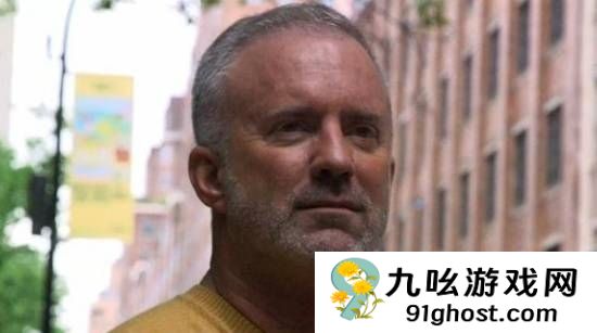 美63岁男子照片被盗数百女性被骗引热议 成恋爱杀猪盘男主