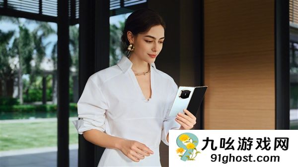 华为Mate  X7四配色官图发布：独一无二新设计 最强辨识度