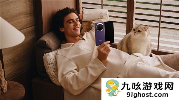 华为Mate  X7四配色官图发布：独一无二新设计 最强辨识度