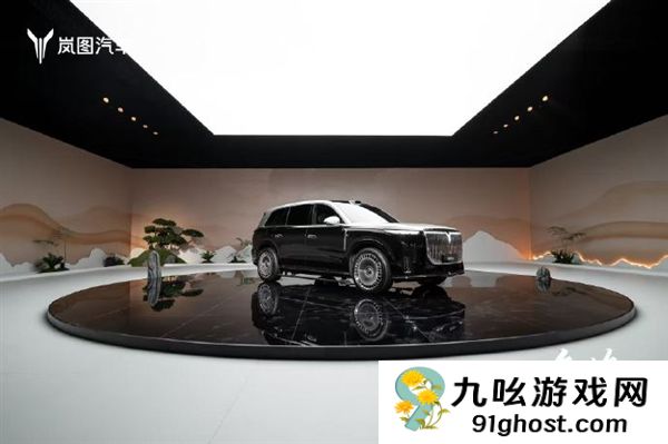 重塑底盘豪华标准！岚图泰山首发国内最强三腔空悬