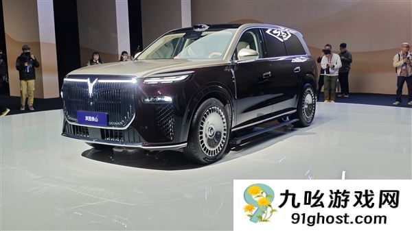 37.99万起 岚图泰山上市：全系65度大电池 华为顶级智驾