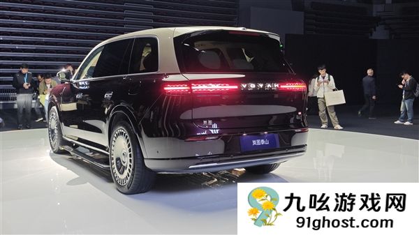 37.99万起 岚图泰山上市：全系65度大电池 华为顶级智驾