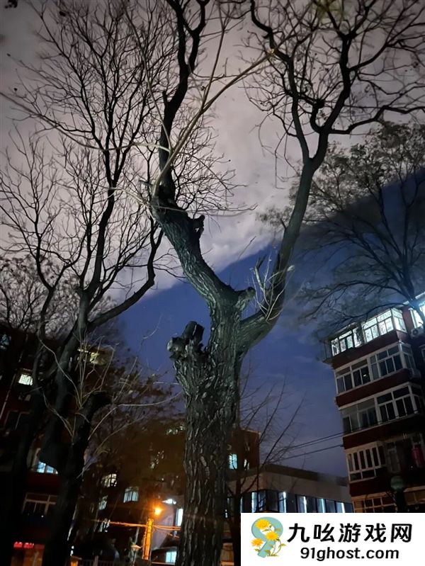 多地天空惊现“阴阳天” 这是什么情况！