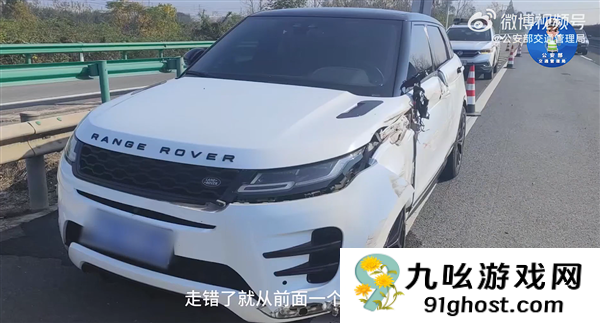 路虎走错路口直接倒车被货车撞 男子：我看后视镜了 他离很远