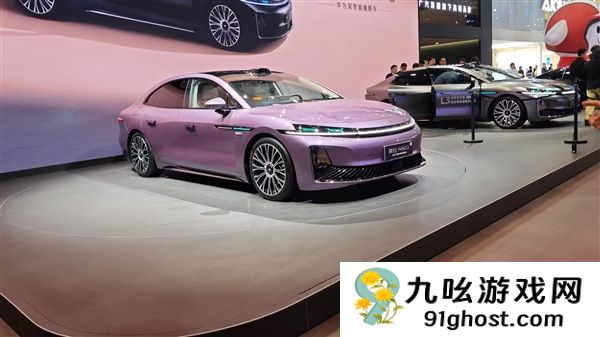 一键变尊贵四座！广汽昊铂A800内饰公布：全球首创2+1变形座椅