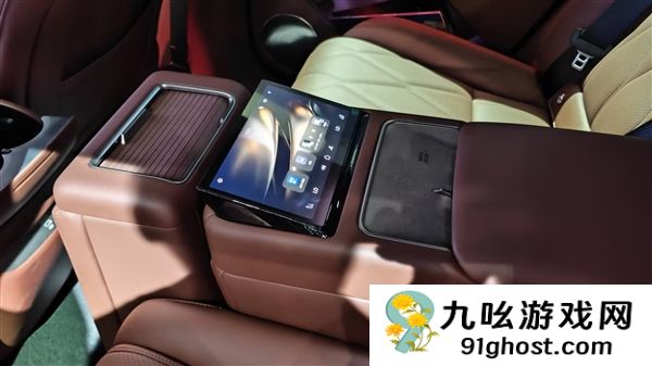 一键变尊贵四座！广汽昊铂A800内饰公布：全球首创2+1变形座椅