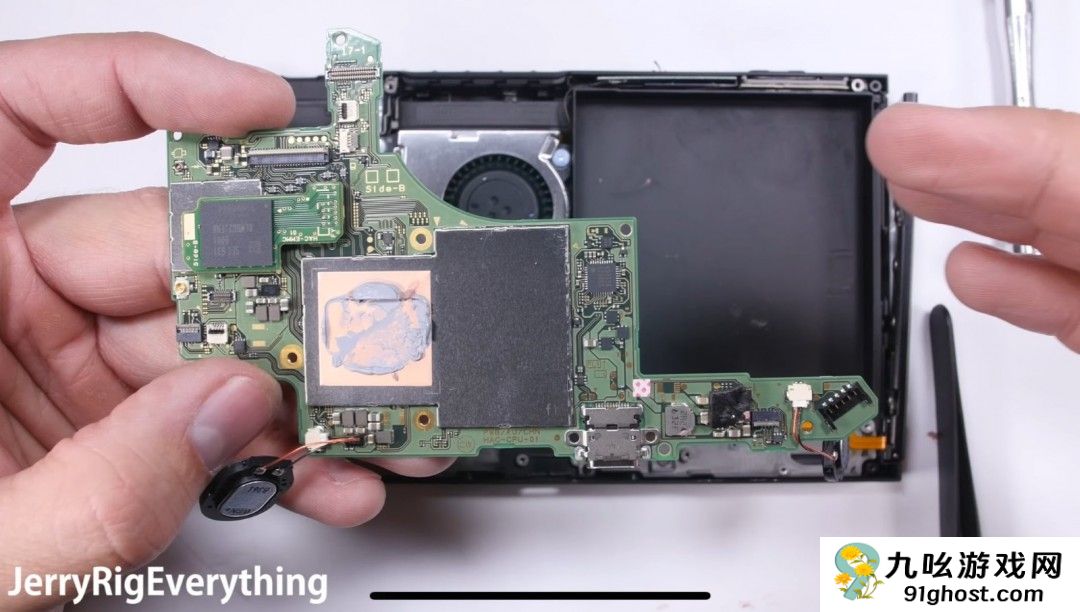 任天堂Switch 2主板照片泄露 继续采用英伟达Tegra芯片