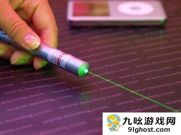 孩子玩父亲网购激光笔致眼睛受伤 家长起诉卖家获赔20万