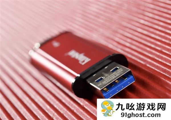 金士顿Dual  Portable双接口移动固态硬盘上手：速度起飞 达到1050MB/s