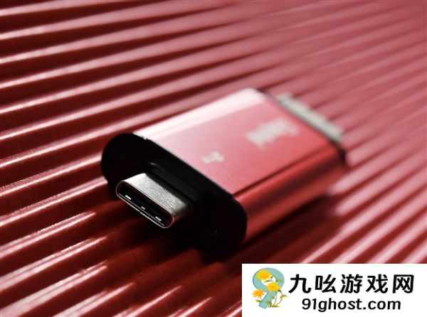 金士顿Dual  Portable双接口移动固态硬盘上手：速度起飞 达到1050MB/s