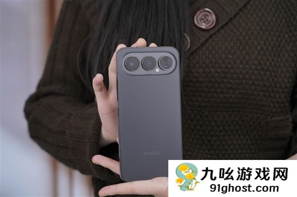 7.75mm机身塞进8000mAh电池+2亿像素 荣耀5000系列坐实档位标杆：2699元无敌