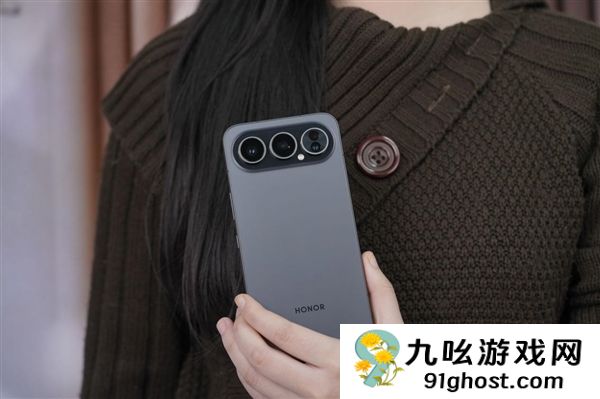 7.75mm机身塞进8000mAh电池+2亿像素 荣耀5000系列坐实档位标杆：2699元无敌