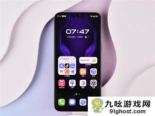 华为Mate  80 RS非凡大师上手：真机惊艳 质感拉满