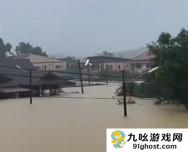 泰国遭遇世纪暴雨41人死亡：派遣航母充当“移动医院”