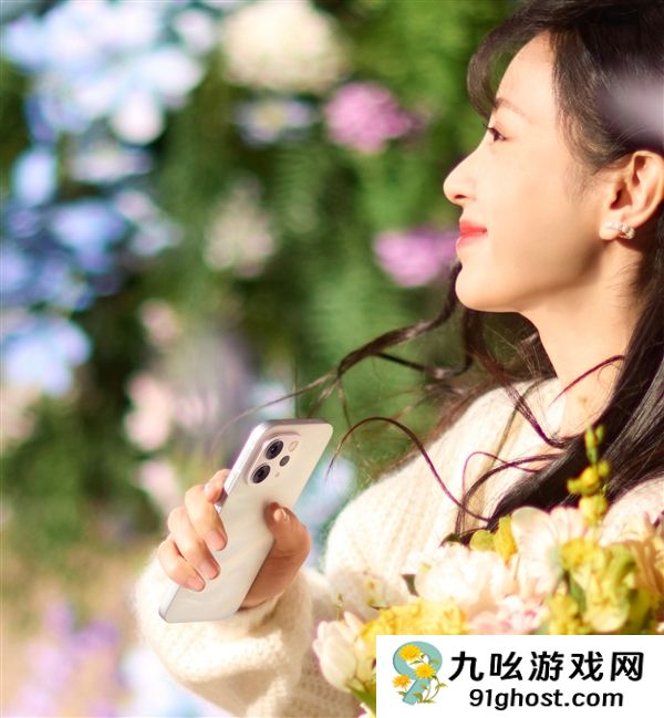 田曦薇代言 vivo  S50真机偷跑：全系标配金属中框