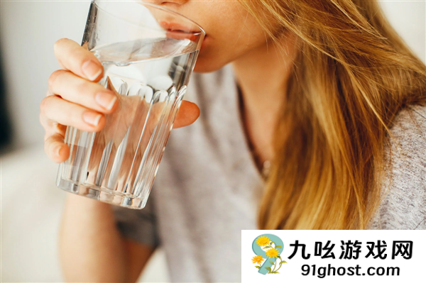 新研究：长期少量喝酒等于慢性自杀 喝酒脸红的人更易患癌