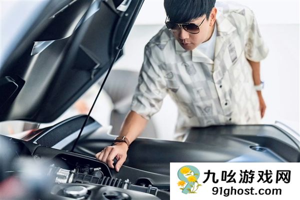 落地超2000万的超跑王者 林俊杰晒出新车法拉利Daytona  SP3