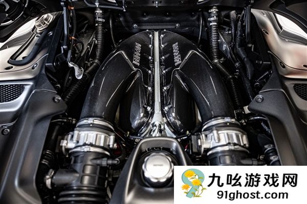 落地超2000万的超跑王者 林俊杰晒出新车法拉利Daytona  SP3