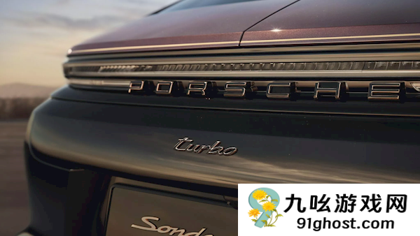 绝世孤品！保时捷发布Panamera  Turbo定制版：中东富豪买下了