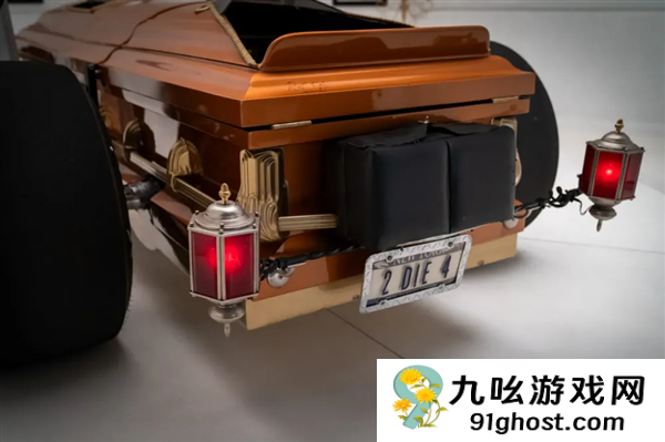 美国人真的造出过“棺材车”：还能合法开上路