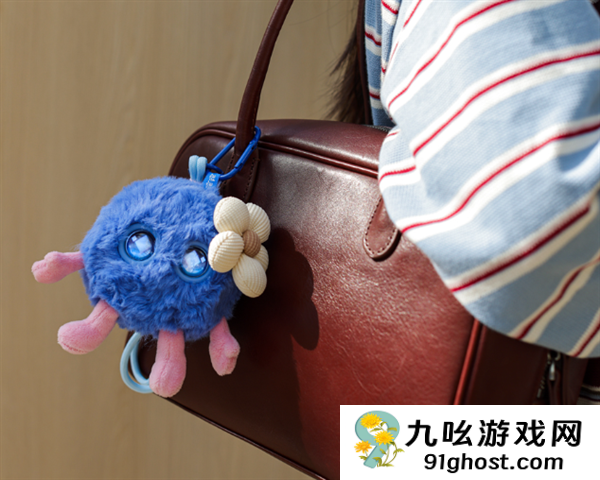 华为、珞博共同开发 AI情感陪伴电子宠物智能憨憨卖断货：399元 能聊天、会撒娇