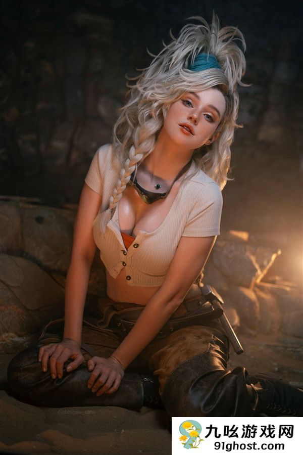 确实火热！ 毛妹cos《怪物猎人：荒野》杰玛