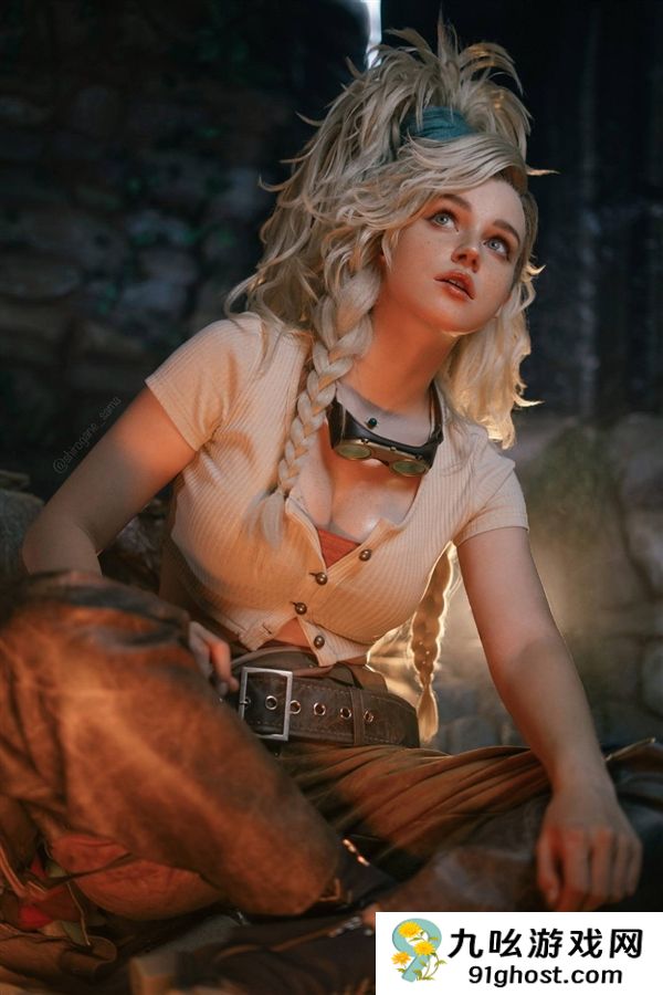 确实火热！ 毛妹cos《怪物猎人：荒野》杰玛