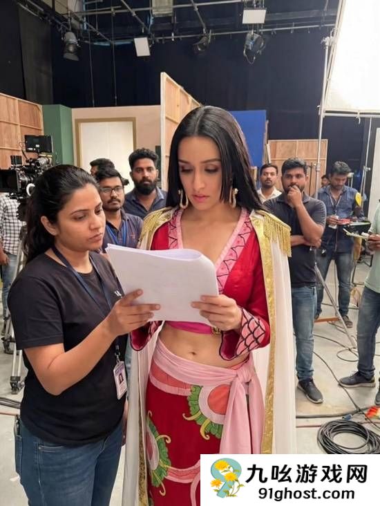 印度性感女星出演真人版海贼王是假的：AI作图