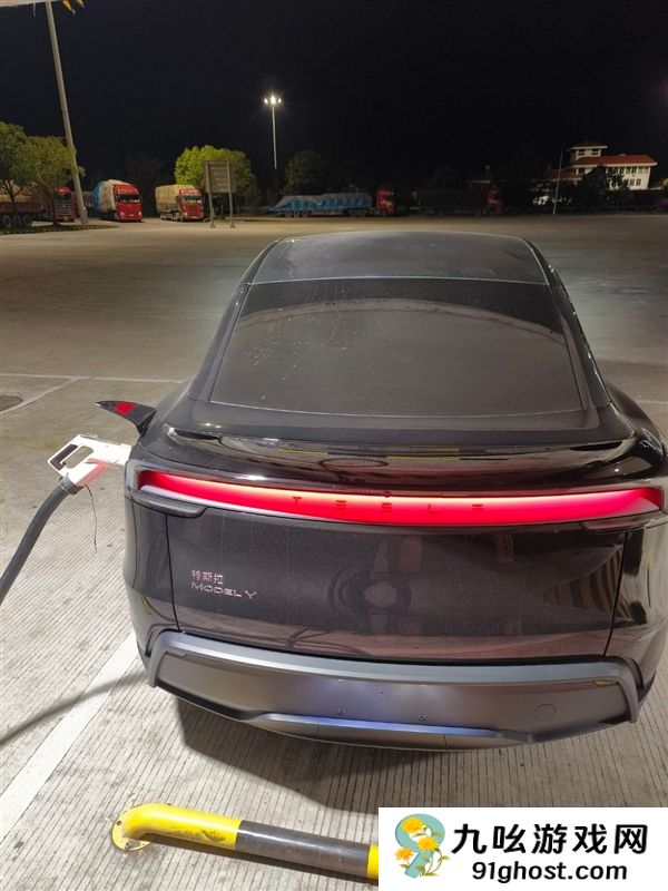 为拿到1.5万元置换补贴 有特斯拉车主从杭州飞到贵阳去提车