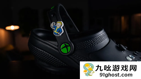行走的手柄！微软推出限量版Xbox洞洞鞋：要价约570元