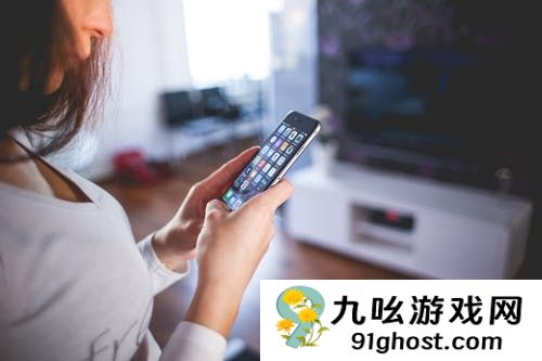 冰火两重天：前10个月手机通话继续下降 短信却大增18.8%