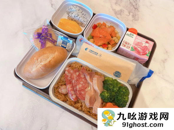 2万公里全球最长航线启航 飞26小时吃啥 飞机餐公布