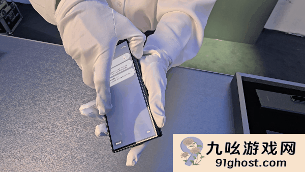19999元起！三星Galaxy  Z  TriFold国行真机上手：手机瞬间变10英寸平板