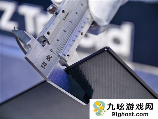 19999元起！三星Galaxy  Z  TriFold国行真机上手：手机瞬间变10英寸平板