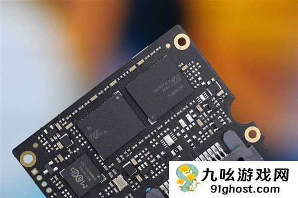 长江存储原厂颗粒！致态小翼S001 1TB  SSD图赏