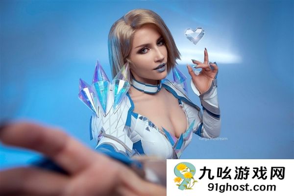 《漫威争锋》白皇后Cos美图 金发女郎大秀美腿