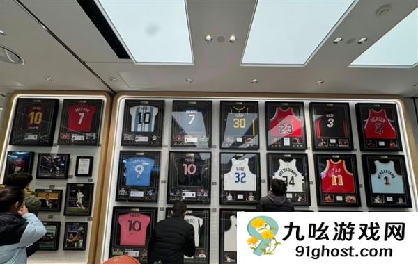 签名球衣3天卖断货！胖东来回应：目前预售时间30到40天