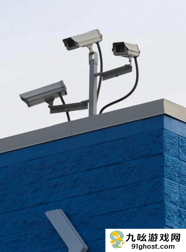 看见小孩快摔倒出手帮忙 美国男子被控绑架 关47天！